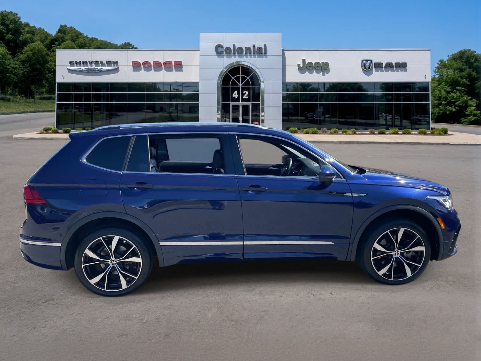 Used 2022 Volkswagen Tiguan SEL R-Line AWD/4WD image 10