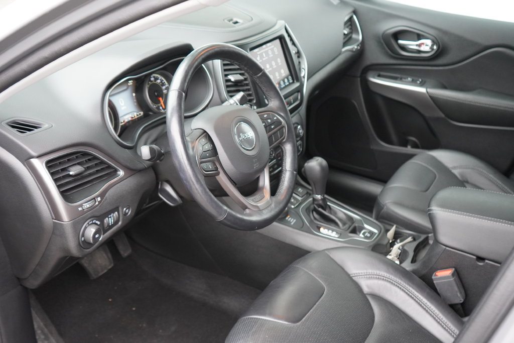 Used 2021 Jeep Cherokee Latitude Lux w/ Comfort/Convenience Group AWD/4WD image 13