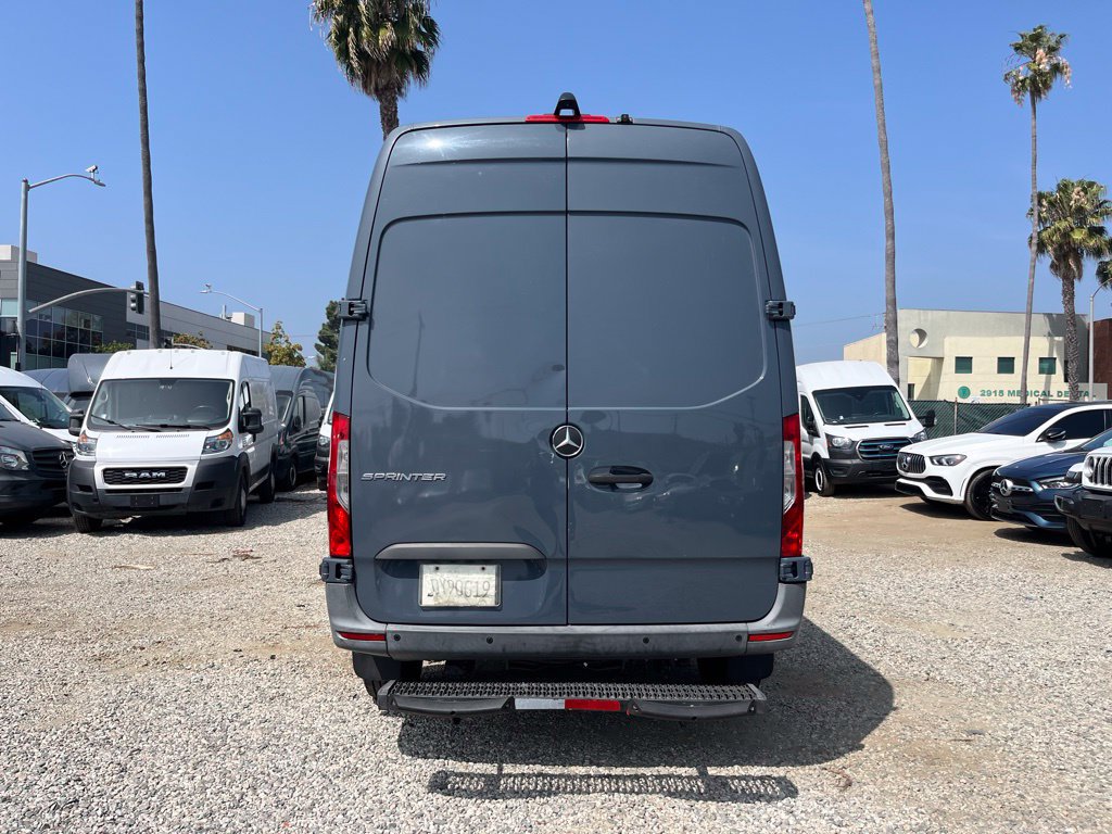 Used 2019 Mercedes-Benz Sprinter 144 image 9