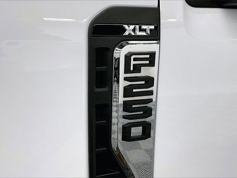 Used 2023 Ford F250 XLT image 8