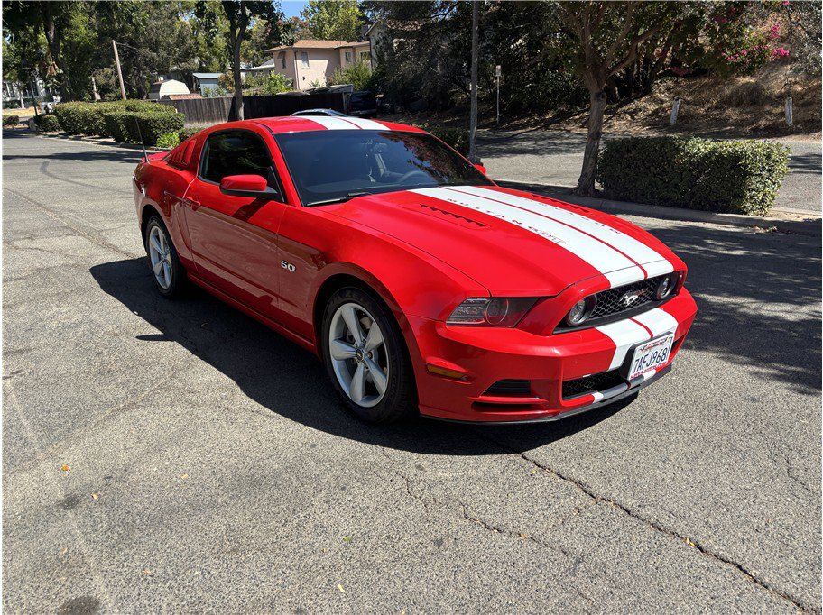 Used 2014 Ford Mustang GT Premium w/ Equipment Group 401A RWD image 4