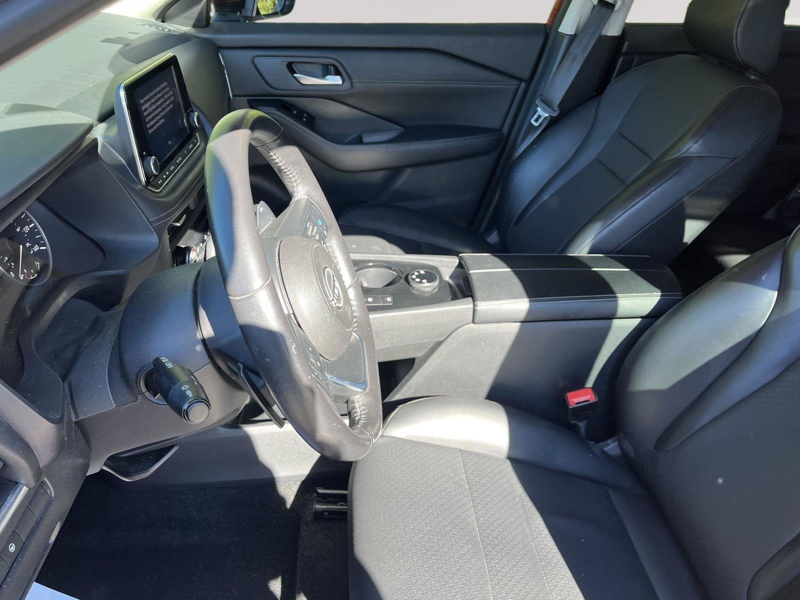 Used 2024 Nissan Rogue SV w/ SV Premium Package AWD/4WD image 21