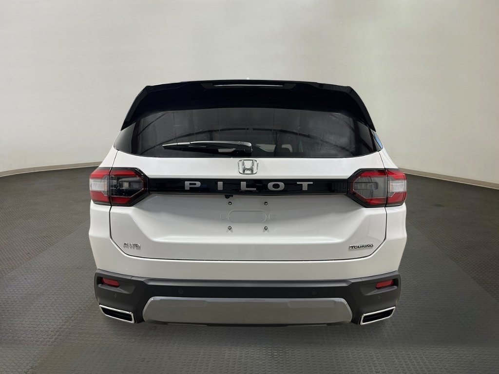 New 2026 Honda Pilot Touring image 4
