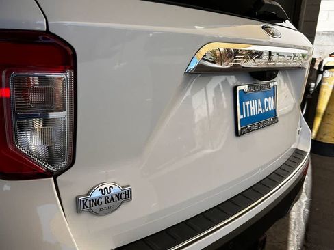 Used 2021 Ford Explorer King Ranch w/ Premium Technology Package AWD/4WD image 7