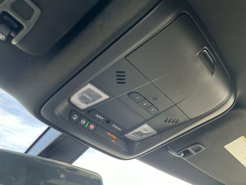 Used 2018 Cadillac XT5 FWD image 35