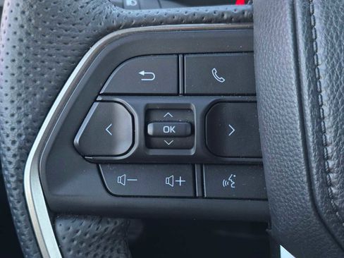 Certified 2025 Toyota Tacoma SR5 image 33