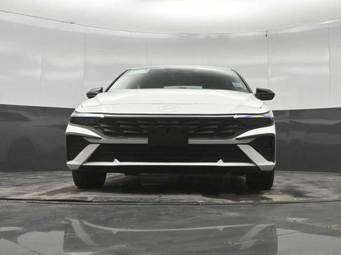 New 2026 Hyundai Elantra SEL Sport FWD image 33