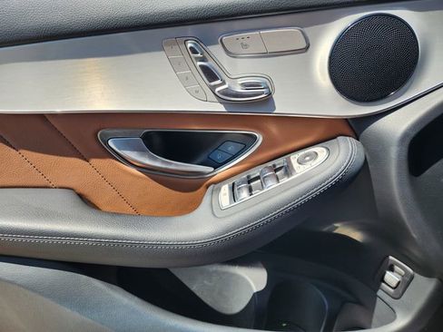 Used 2022 Mercedes-Benz GLC 300 image 23