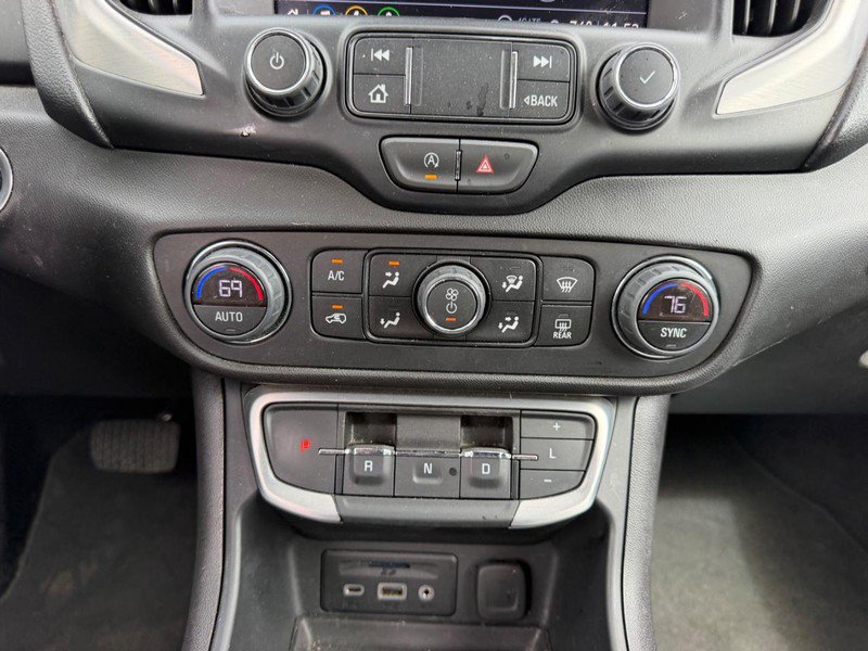 Used 2024 GMC Terrain SLT AWD/4WD image 14