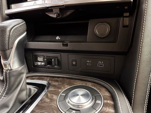 Used 2023 Nissan Armada Platinum w/ Captain's Chairs Package RWD image 12