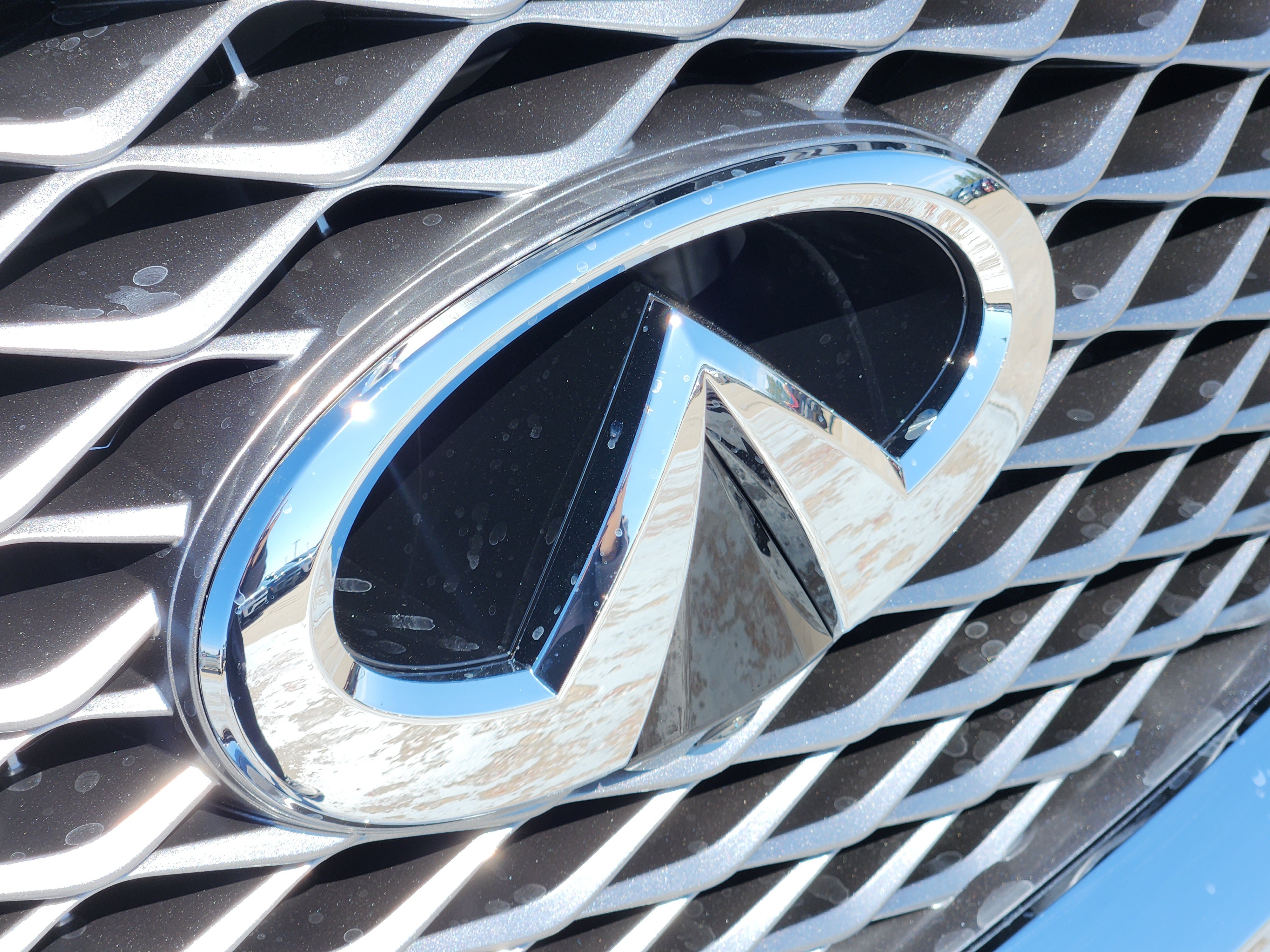 Used 2023 INFINITI QX80 Luxe w/ Cargo Package AWD/4WD image 12