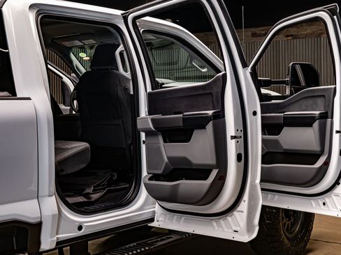 Used 2025 Ford F350 XLT w/ FX4 Off-Road Package image 31