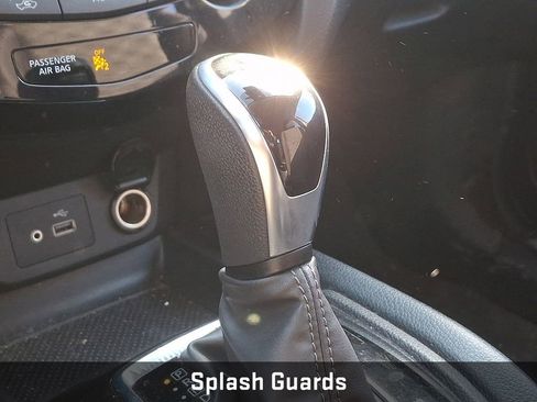 Used 2021 Nissan Rogue Sport SV image 13