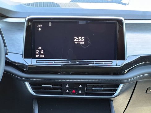 New 2026 Volkswagen Atlas Cross Sport SE image 23