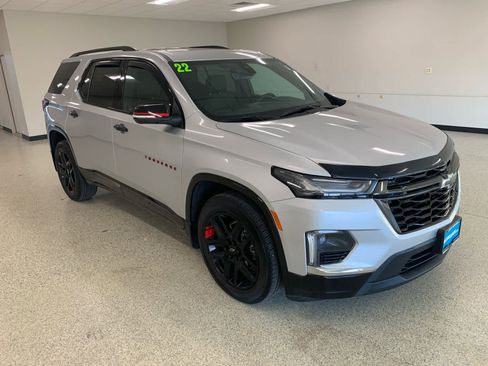 Used 2022 Chevrolet Traverse Premier w/ Redline Edition image 3