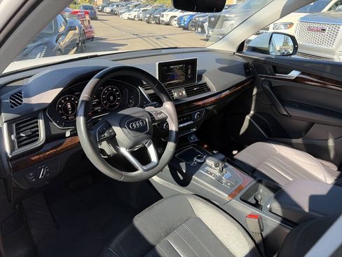 Used 2018 Audi Q5 2.0T Premium AWD/4WD image 32