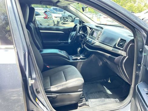 Used 2015 Toyota Highlander Plus AWD/4WD image 14