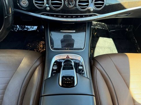 Used 2018 Mercedes-Benz S 560 4MATIC Sedan image 37