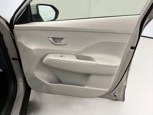 Used 2025 Hyundai Kona SEL AWD/4WD image 33