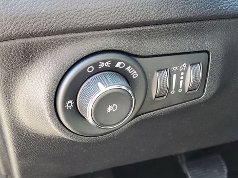 Used 2018 Jeep Compass Limited AWD/4WD image 11