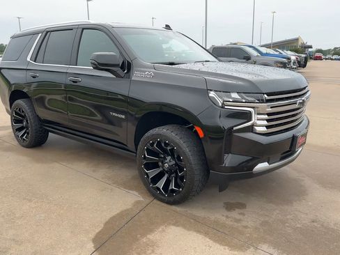 Used 2023 Chevrolet Tahoe High Country w/ Premium Package AWD/4WD image 3