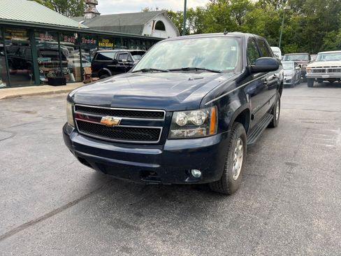 Used 2007 Chevrolet Avalanche LT w/ LT Preferred Equipment Group AWD/4WD image 2