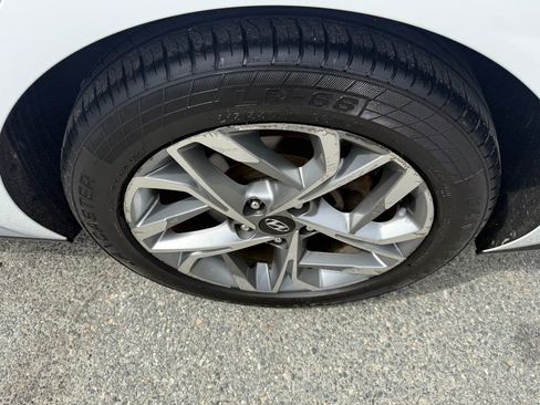 Used 2020 Hyundai Sonata SEL w/ Cargo Package FWD image 12