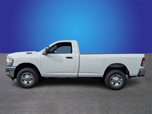Used 2024 RAM 2500 Tradesman w/ Chrome Appearance Group image 7