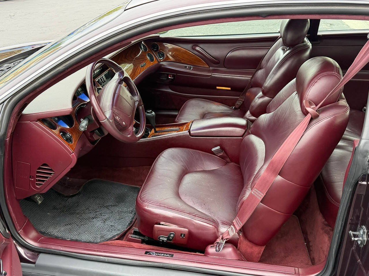 Used 1995 Buick Riviera Supercharged Coupe FWD image 20