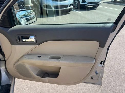 Used 2009 Ford Fusion SE FWD image 10