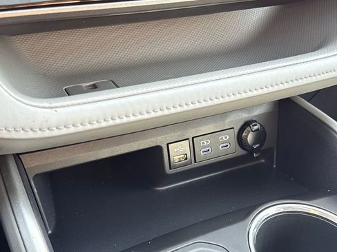 Used 2022 Toyota Highlander XLE image 27