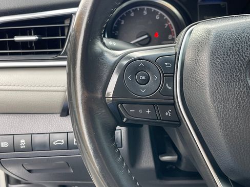 Used 2018 Toyota Camry SE image 31