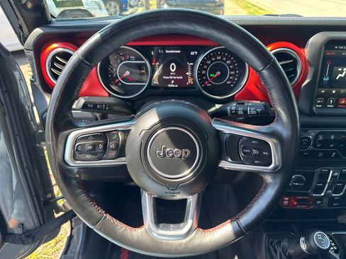 Used 2018 Jeep Wrangler Unlimited Rubicon w/ Dual Top Group AWD/4WD image 15