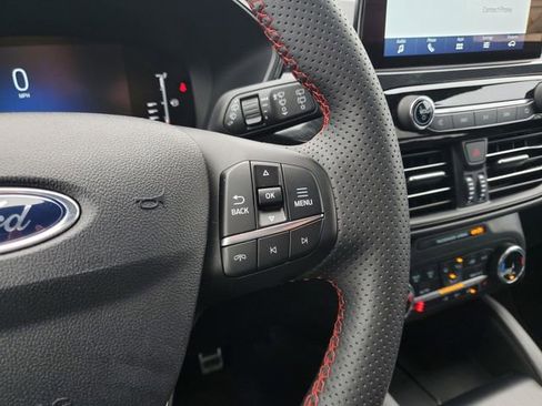 Used 2023 Ford Escape ST-Line image 13