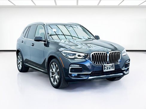 Used 2021 BMW X5 xDrive45e w/ Parking Assistance Package image 3