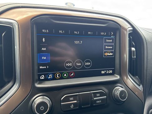 Used 2019 Chevrolet Silverado 1500 High Country w/ Technology Package image 13