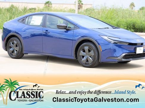 New 2026 Toyota Prius LE image 1