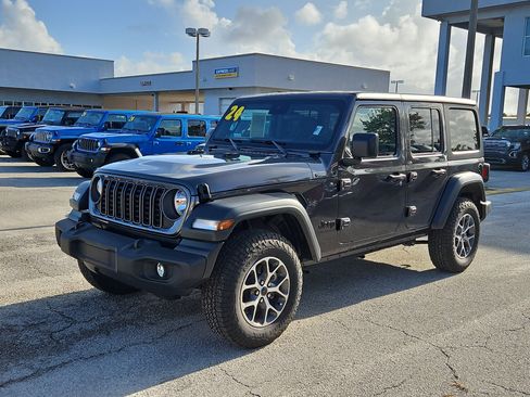 Used 2024 Jeep Wrangler Sport S image 2