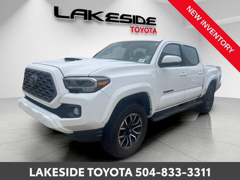 Used 2021 Toyota Tacoma TRD Sport w/ Technology Package image 3