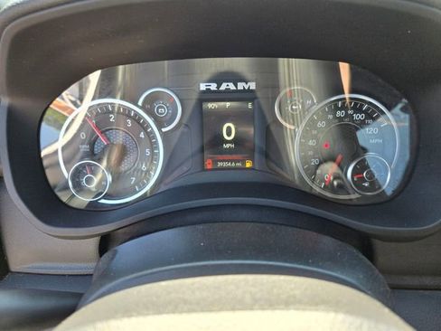 Used 2024 RAM 2500 Big Horn AWD/4WD image 30