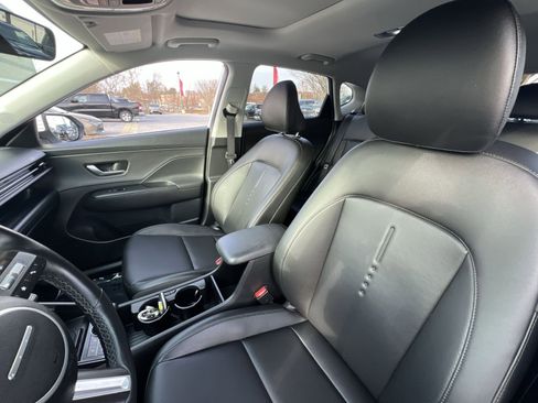 Used 2024 Hyundai Kona Limited image 13