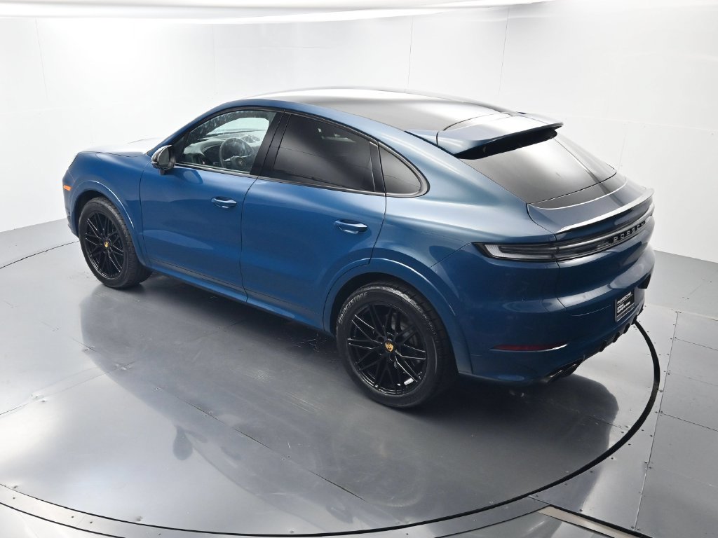 Certified 2024 Porsche Cayenne Coupe AWD/4WD image 36