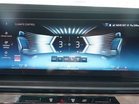 New 2026 BMW 740i w/ Premium Package RWD image 25