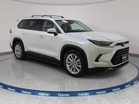 Certified 2024 Toyota Grand Highlander AWD image 3
