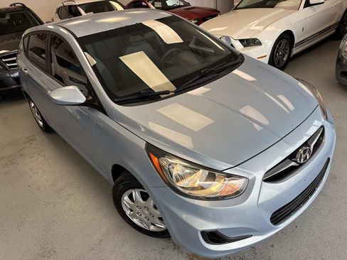 Used 2012 Hyundai Accent GS image 8
