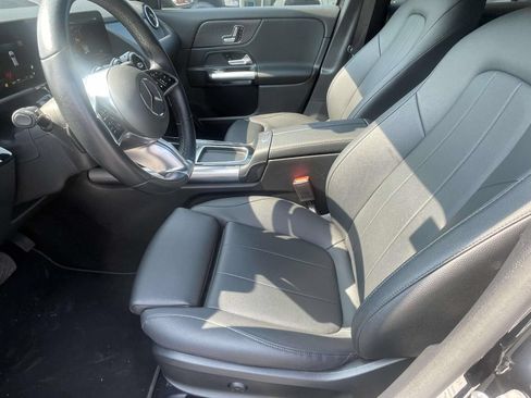 Used 2025 Mercedes-Benz GLA 250 image 12