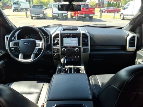 Used 2019 Ford F150 Lariat w/ Equipment Group 502A Luxury AWD/4WD image 12