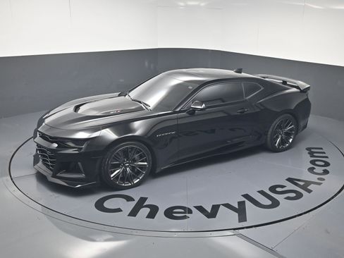 Used 2017 Chevrolet Camaro ZL1 RWD image 25