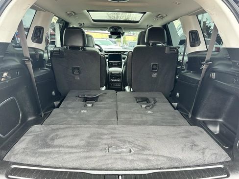 Used 2022 Jeep Grand Cherokee L Limited w/ Luxury Tech Group II image 9