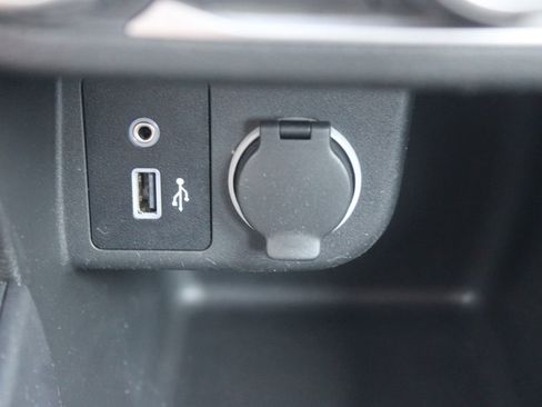 Used 2021 Nissan Kicks S FWD image 40